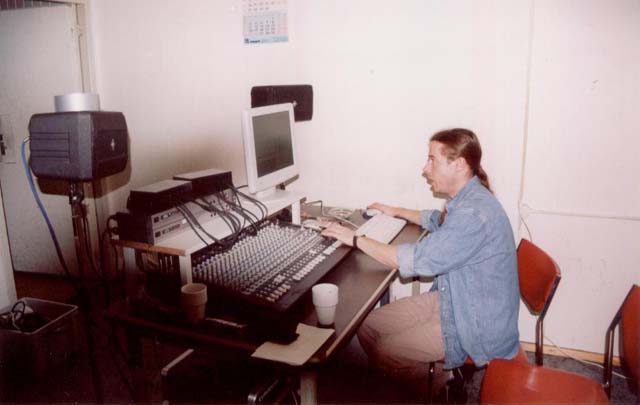 eOverload_2002-12-28_demo 03