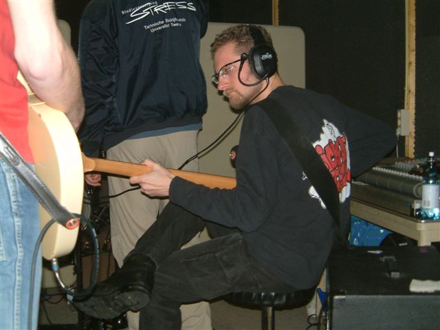 eOverload_2002-12-28_demo 10