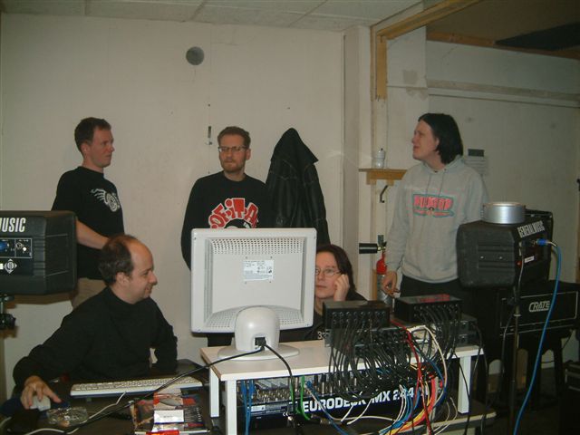 eOverload_2002-12-28_demo 11
