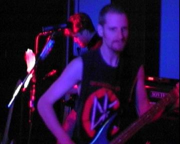 eOverload_2001-12-14_dongemond06