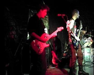 eOverload_2001-12-14_dongemond09