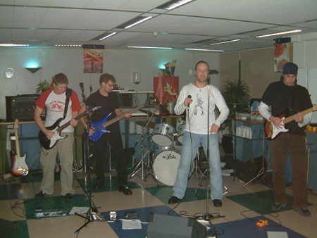 eOverload_2003-12-18_logicacmg02