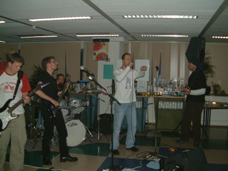 eOverload_2003-12-18_logicacmg05