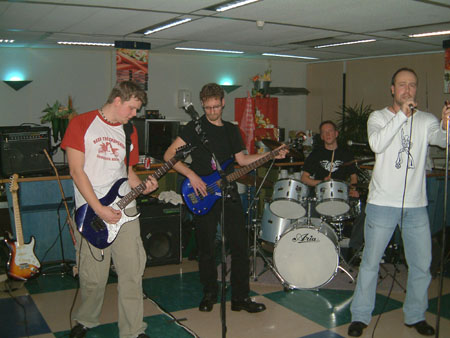 eOverload_2003-12-18_logicacmg07